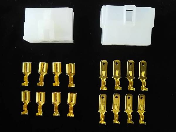 オートバイ　ヒューズBox　ギボシ８極カプラー　汎用コネクター 電装 新品