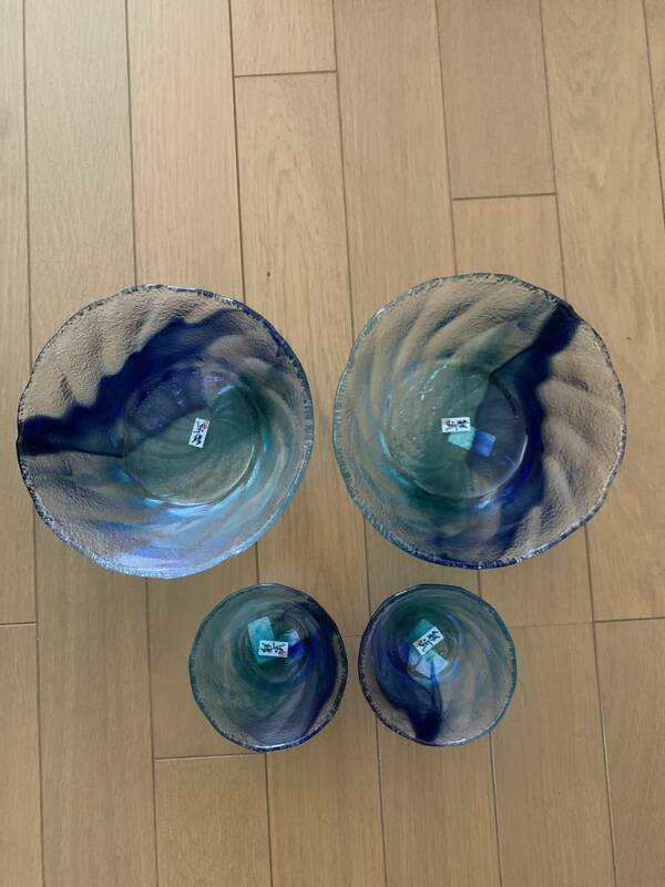 新品　そうめんの器計4鉢　ガラス製　大鉢2と小鉢2 