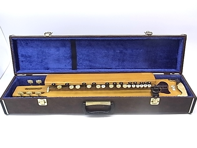 h0052 大正　琴伝流　弦楽器　和楽器　琴　ハードケース付き