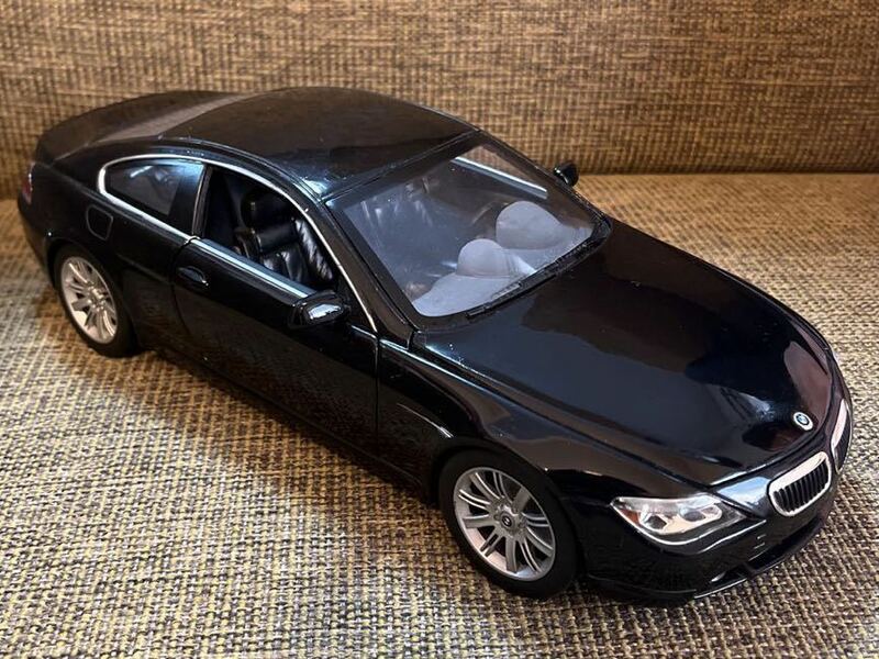 1/18 BMW 645ci coupe ブラック 黒色 ダイキャストミニカー ホットウィール