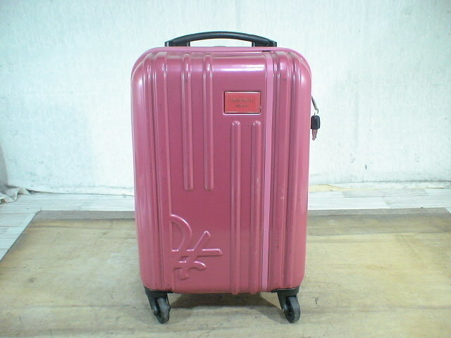 3600　ベネトン　ピンク　TSAロック付　鍵付　スーツケース　キャリケース　旅行用　ビジネストラベルバック