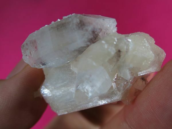 ｃ　魚眼石（アポフィライト） 束沸石（スティルバイト）85 / 水晶 晶洞 貴石 宝石 石英 ペグマタイト 天然結晶 パワーストーン