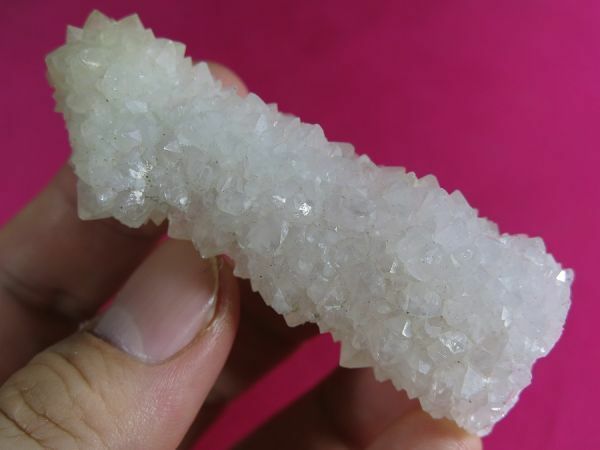 ｃ　水晶86　結晶 / 水晶 晶洞 貴石 宝石 石英 ペグマタイト 天然結晶 パワーストーン