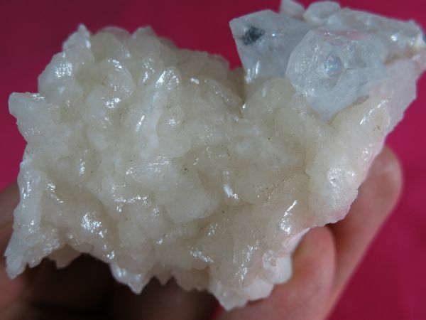 ｃ　魚眼石（アポフィライト） 束沸石（スティルバイト）113 / 水晶 晶洞 貴石 宝石 石英 ペグマタイト 天然結晶 パワーストーン