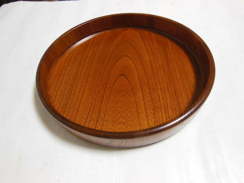 未使用品　木製漆器　丸盆　直径: 28cm ；高さ：4.3cm 天然木・無垢材　送料無料