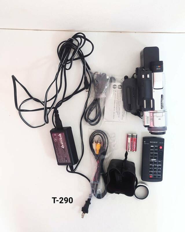 SONY ソニー DCR-TRV70 DIGITAL VIDEO CAMERA デジタル ビデオ カメラ レコーダー カセット 7x9x19cm Handycam ハンディーカム 附属品あり