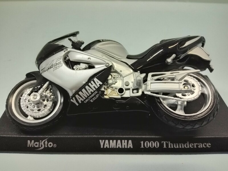オートバイ　バイク　フィギュア　YAMAHA1000　Thunderace