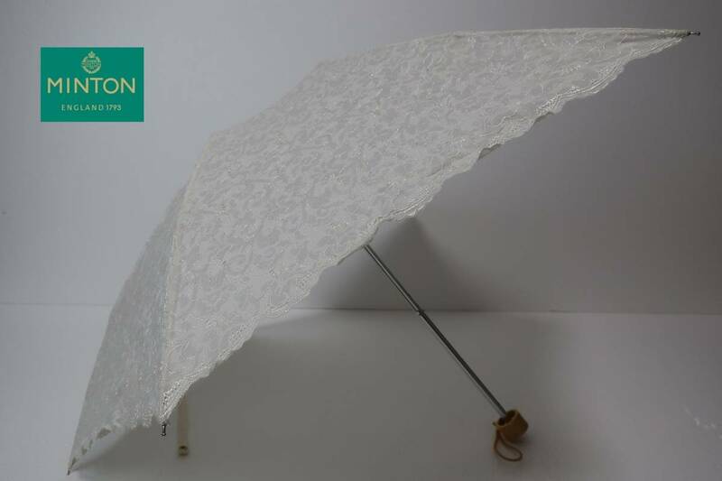 新品　ムーンバット製　ミントン　MINTON　紫外線防止加工　軽量　晴雨兼用　折りたたみ日傘　３３　オフホワイト系