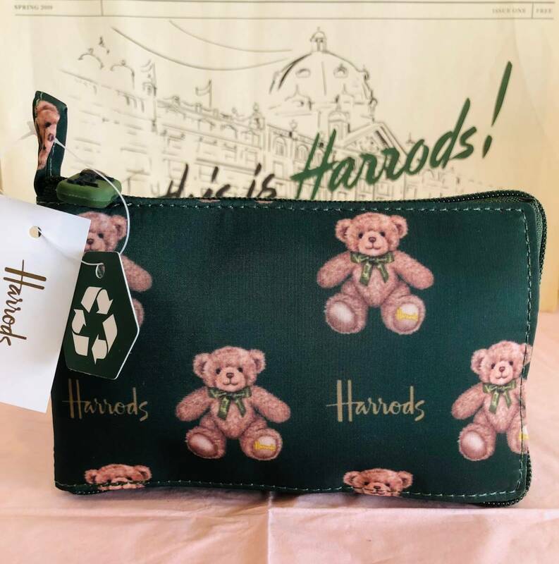 Harrodsハロッズ・ポケット・ショッパーバッグ「Jacob　ベア柄」　優秀で可愛い　ハンドバッグとお揃いで。。