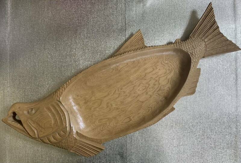 木製　鮭大皿　アイヌコタン　アイヌの木彫り　木彫りの大皿　シャケ