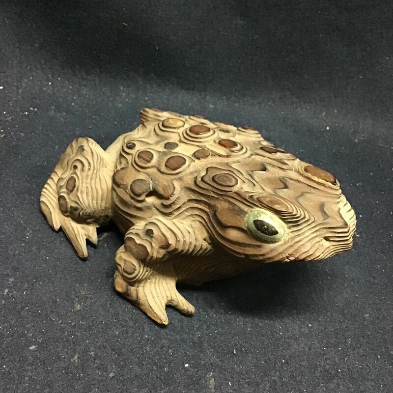 杉材　古材　カエル　蛙　送料一律520円　木製　木彫り　彫刻