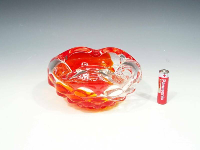 ◆(TD) 昭和レトロ ガラス製 灰皿 赤 オレンジ クリア グラデーション ビンテージ 煙草 たばこ 喫煙グッズ インテリア雑貨