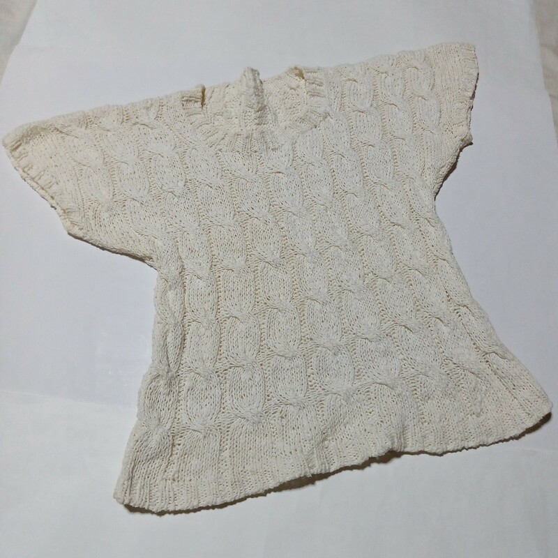 ヴィンテージ　手編みの素敵なサマーニットシャツ　アイボリー　コットン　半袖　トップス　セーター　綿　サマーセーター　編込み　生成り