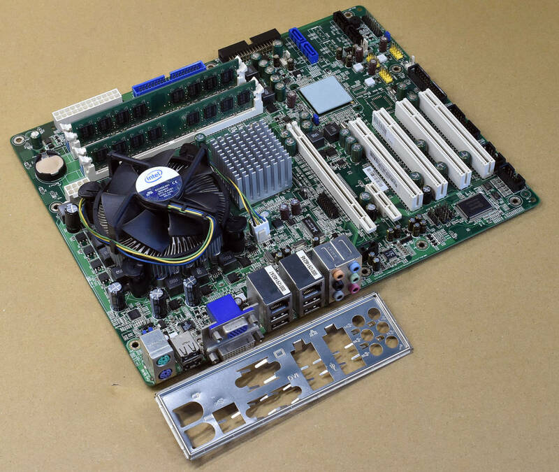 希少品 DFI BL630-D intel Q35 ICH9 LGA775 ATXマザーボード CPU(Core2 Quad Q9400) RAM:(合計4GB 2GBx2)付属 動作確認済(管:ASM0