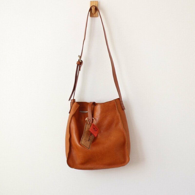 SLOW スロウ レザーバッグ bono polis shoulder bag 栃木レザー 明るい茶色 （w-1320818）