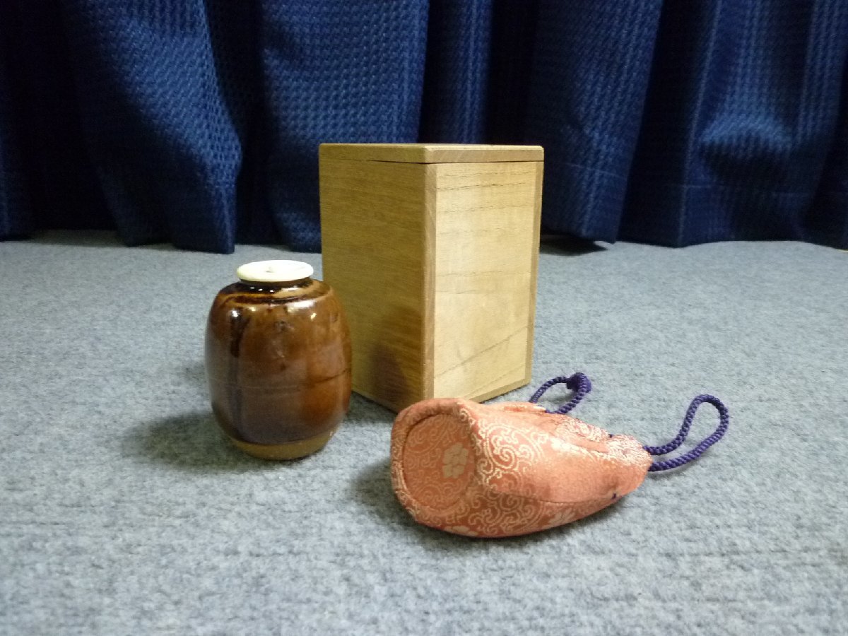 ▲ 不二 作 肩衝茶入 共箱入り 茶器 茶道具 ▲