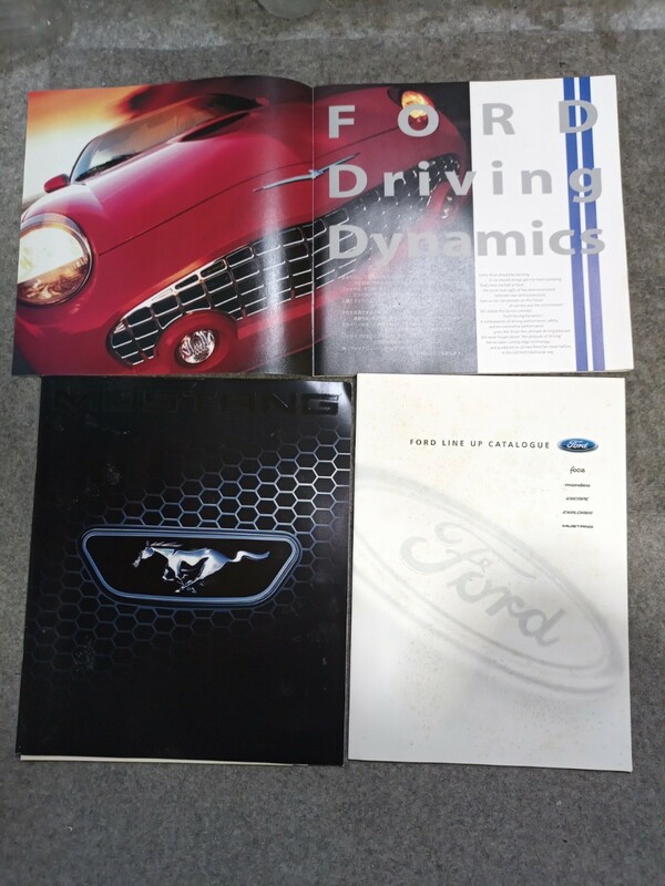 2001年フォードマスタング　他カタログしみあります。