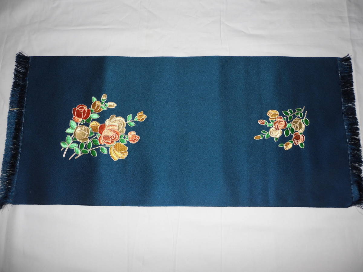 テーブルセンター　★　バラ　★　刺繍