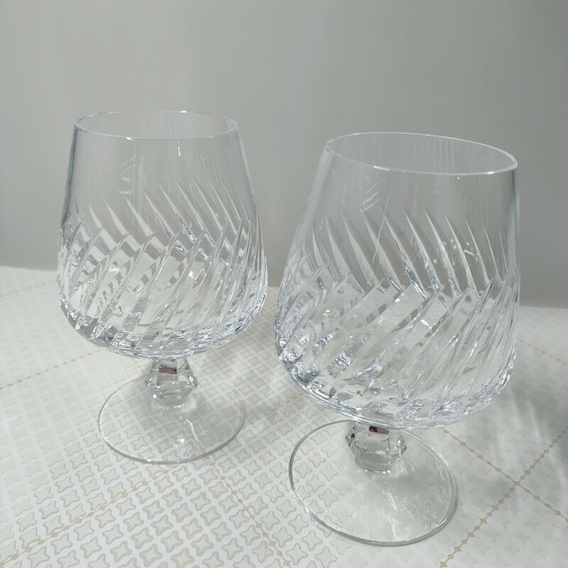 ST5] ワイングラス　２個　セット　ブランデーグラス　カットガラス　硝子　ペア　酒器　酒　ジュース　カクテル　氷　コップ　