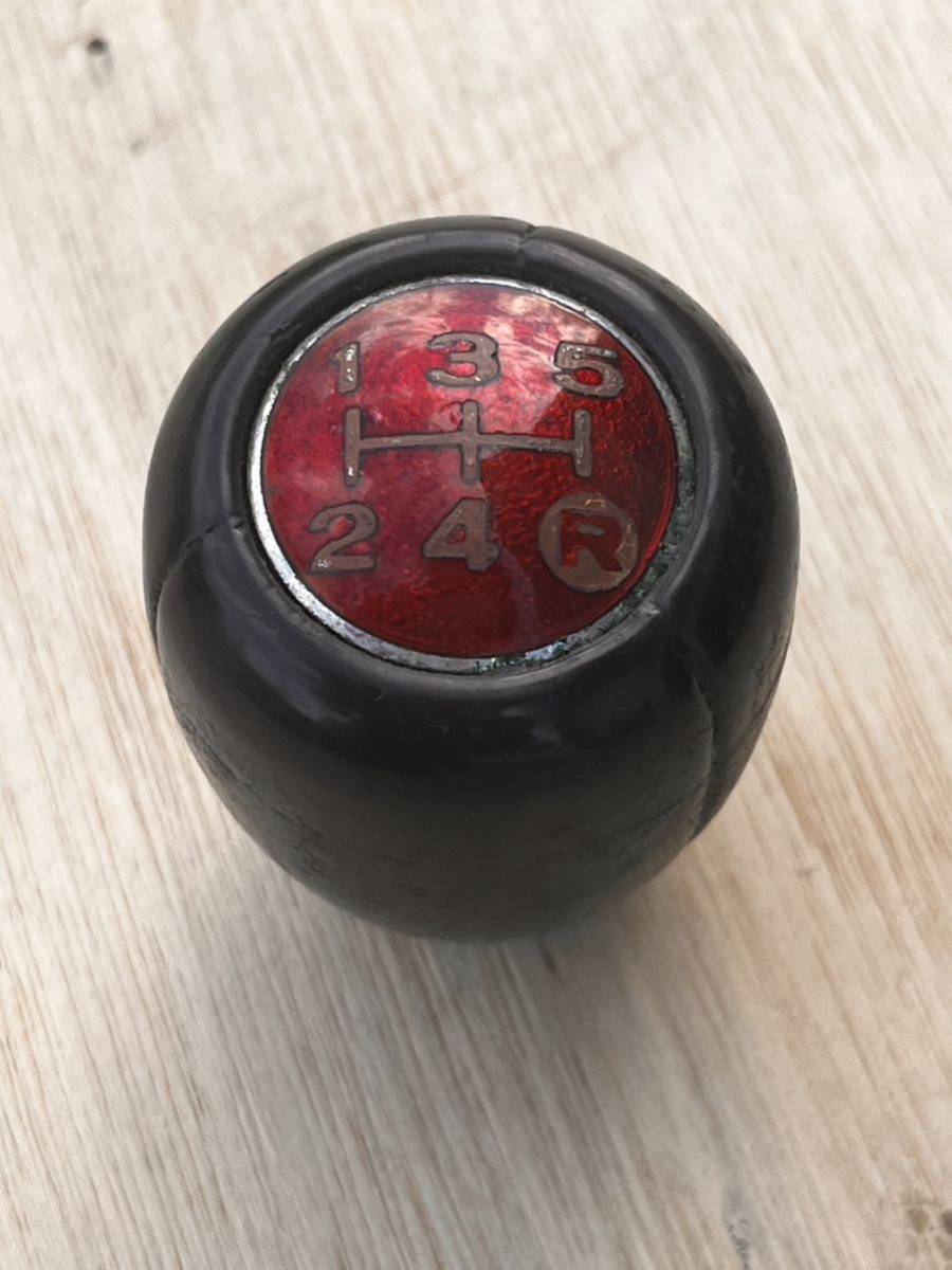 フェアレディZ Z432・240ZG・S30Z前期 当時物 日産純正　 8㎜　5速ミッションウッドシフトノブ　中古品　旧車　希少の赤