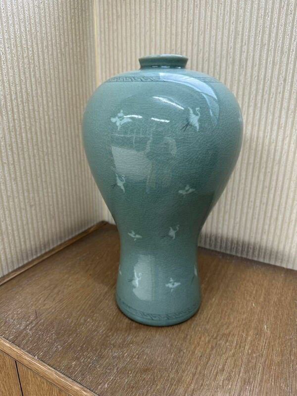高麗青磁 花瓶 韓国 雲鶴 幻の熊津窯 李朝 韓国 現代 京 お値段交渉承ります。お申し付け下さい。