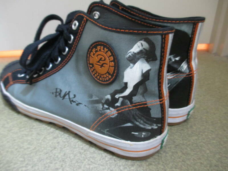 ●希少●PF　Flyers●PF　フライヤーズ● Limited Edition ''The DJ''Hand Painted ●JUSTIN BUA●スケーター、ストリート系　海外で人気！