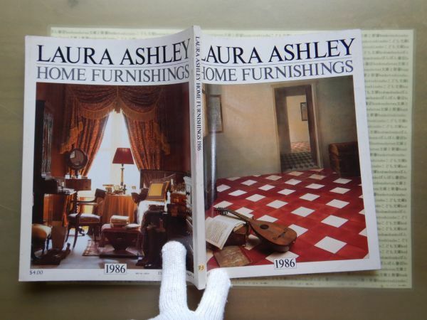 洋書no.33 LAURA ASHLEY HOME FURNISHINGS1986　ローラ アシュレイ イギリス テキスタイル デザイン外国語　社会　科学　美術　カタログ