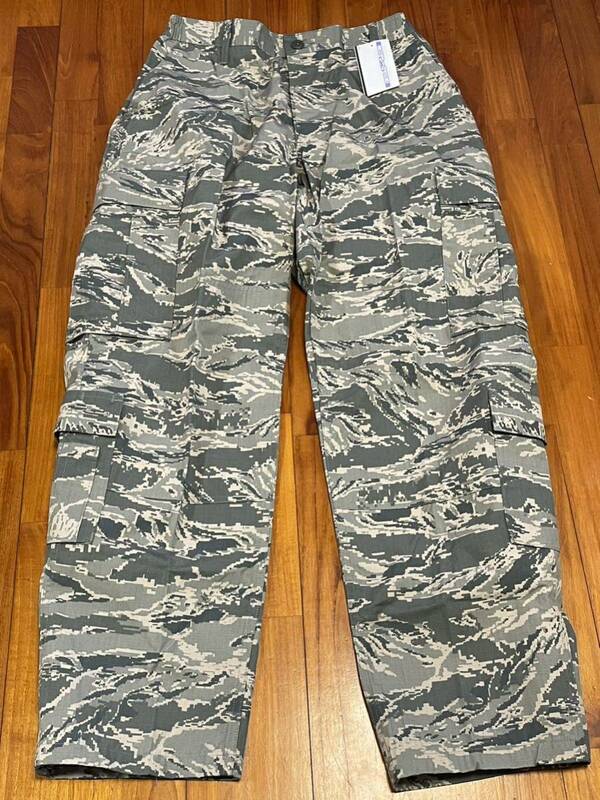 米軍放出品　新品タグ付き　ＵＳＡＦ　ＡＢＵ　ＤＳＣＰ　ＴＲＯＵＳＥＲ　３６Ｒ