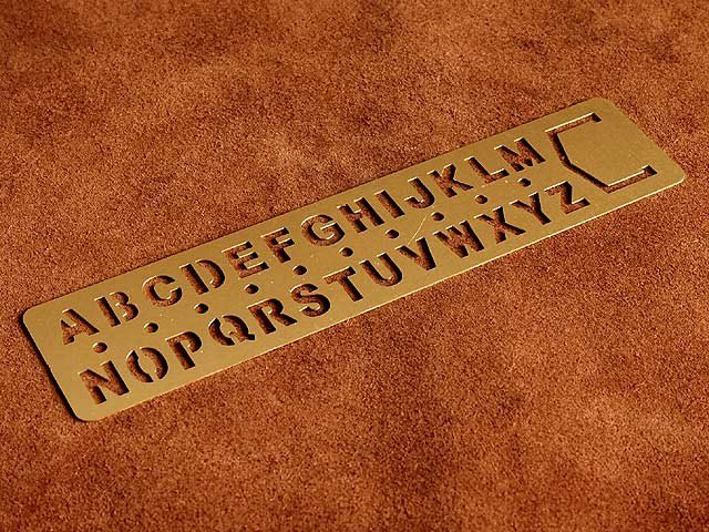 真鍮 ステンシルシート（アルファベット） ブラス ステンシルプレート 記号 ナンバー ミリタリー メジャー ルーラー しおり 雑貨 文房具