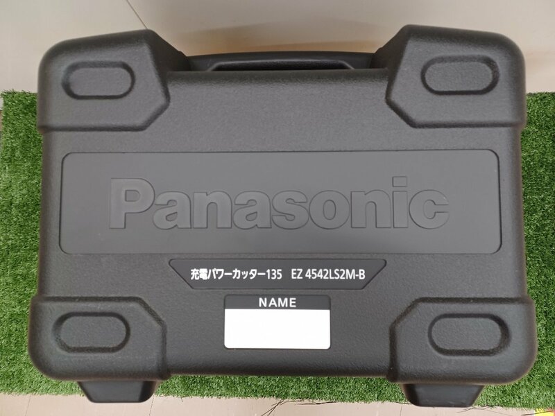 【未使用品】パナソニック(Panasonic) 充電パワーカッター135 14.4V EZ4542LS2M-B 電動工具/ITN8PYMD0MRW