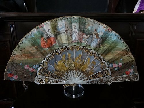 Grace アンティーク フランス 19世紀後半 透かし彫り と 金銀箔押しした マザーオブパール と 手描き ロココ図の 扇子 扇 Antique fan