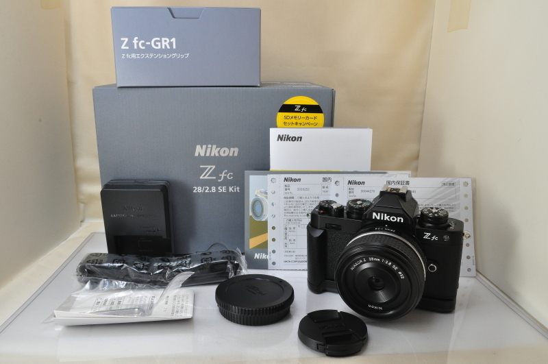 ★★新品同様 Nikon Z fc + Z 28mm F/2.8 Lens Kit Black ショット数 : 17 w/Box♪♪#5590