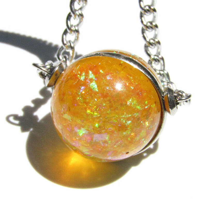 ★Vintage yellow glitter ball necklace