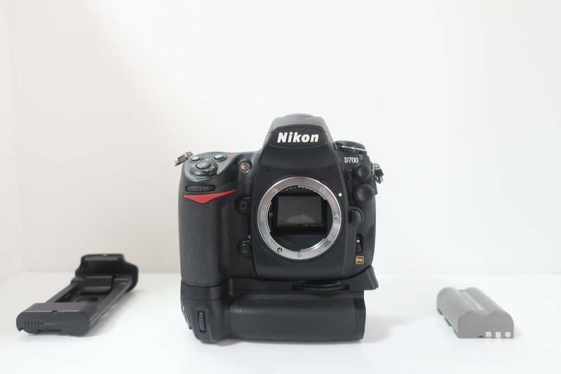 ★良品★ Nikon ニコン D700 MB-D10付 #2589