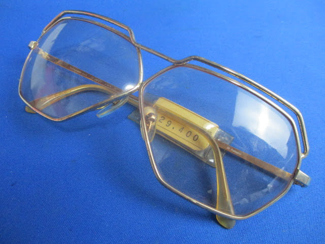 ◆イヴ・サンローラン メガネ◆未使用店舗保管品 Yves Saint Laurent 30-0043 UV Protection paris フロント約14.5㎝ ブランド♪R-70807