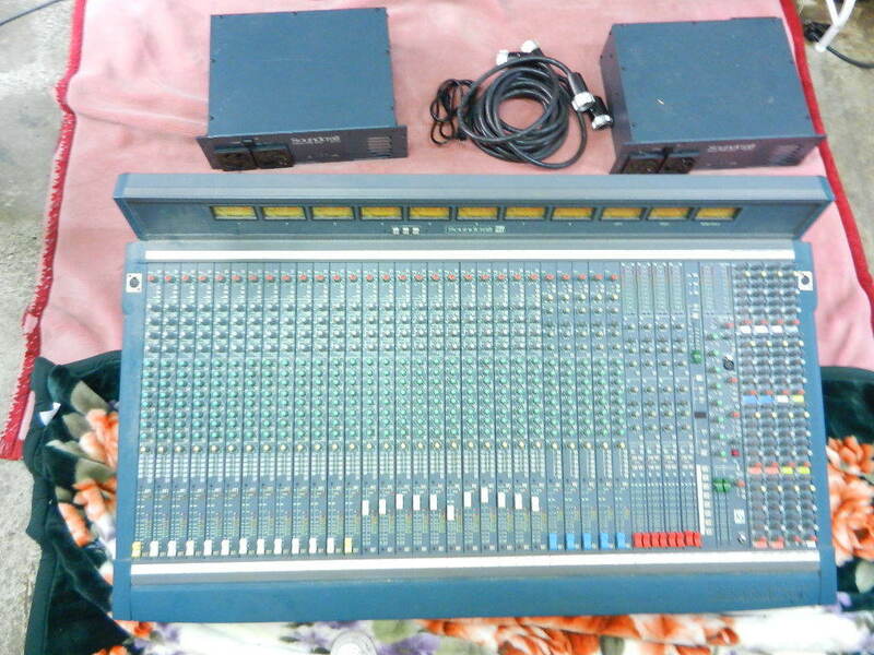 yh230825-001Z soundcraft k3 サウンドクラフト ミキサー 電源付き ケーブル付き 中古品 音響機器 直接取りに来られる方限定