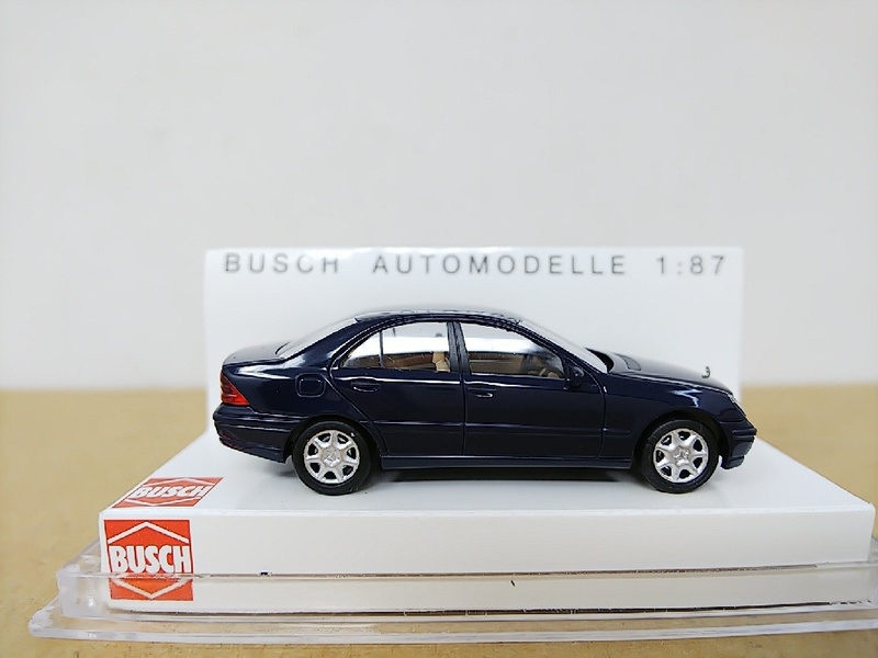 ■ BUSCHブッシュ 49100 1/87 Mercedes C-Klasse ネイビー メルセデス ミニカー