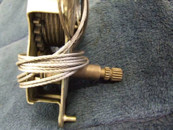 アルファロメオ　ジュリア105系　1.3GTjr～1600GTV 　ウインドレギュレター左側 未使用　保管品