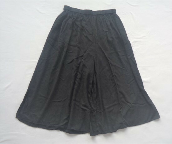 ■UNIQLO(ユニクロ)■キャザースカートパンツ　ブラック サイズ XL■