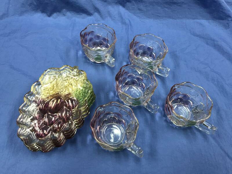 涼やかなガラス製 ブドウ柄のカップとお皿 ５枚セット 未使用品