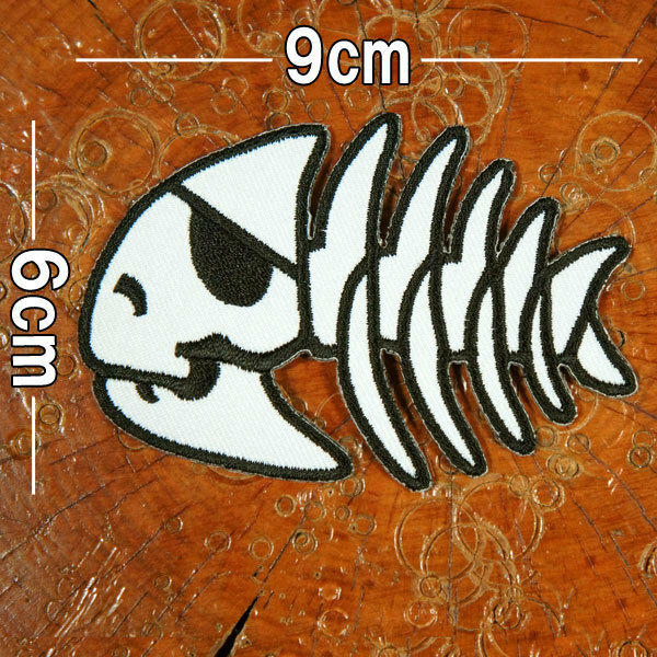 刺繍アイロンワッペン【フィッシュボーン】白 スカル ドクロ 海 さかな 魚 海 川 池 沼 フィッシング 魚の骨 アップリケ パッチ