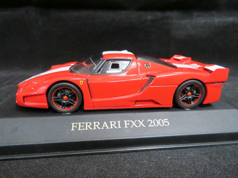 1/43　フェラーリ　FXX　2005　レッド