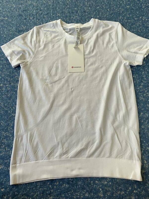 ★新品未使用品★ルルレモン(lululemon)★サイズ6 ★白★Swiftly Relaxed short-Sleeve Shirt