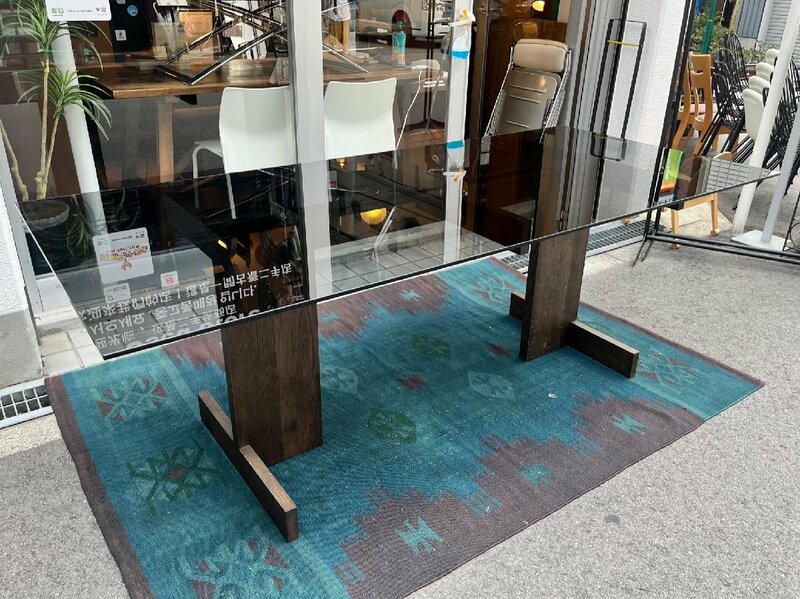 展示美品 KARIMOKU CASE STUDY/カリモク ケーススタディ A-DT01 ダイニングテーブル カラーガラス天板 約38万 配送地域限定