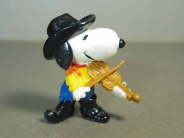 ピーナッツ スヌーピー PVCフィギュア バイオリン Snoopy Peanuts