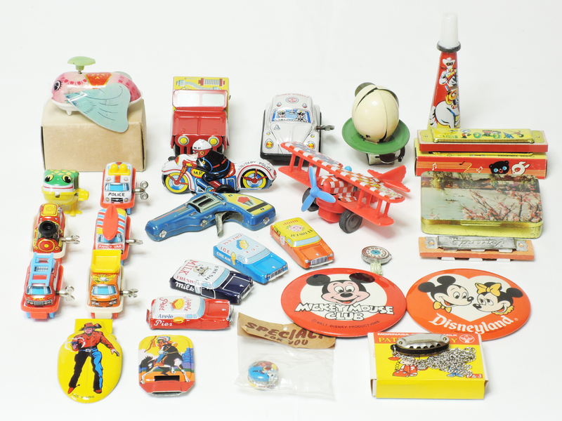ブリキ おもちゃ レトロ 玩具 缶バッジ トレイ ディズニー ミッキーマウス サンリオ ゴロピカドン まとめて
