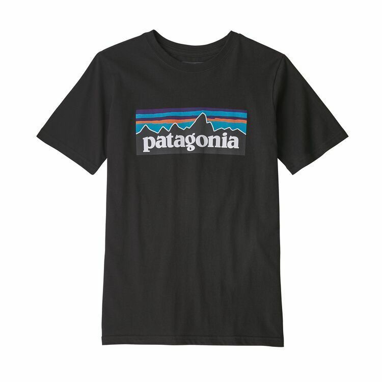 ■パタゴニア■新品ボーイズXXL/170cm 黒のp-6ロゴ入りTシャツ