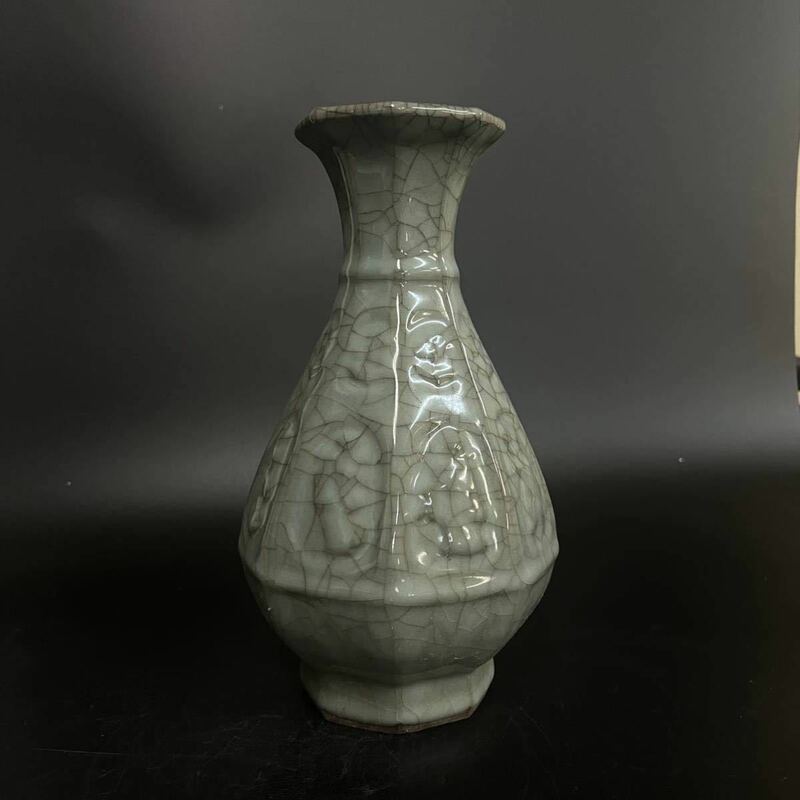 中国 古美術 宋 官窯 刻 青磁 花瓶 放出品 蔵出し