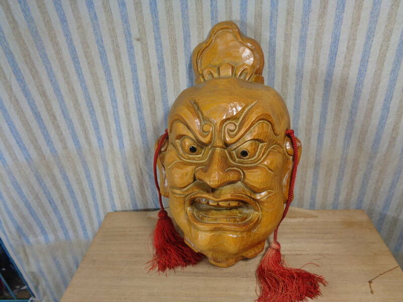 仏顔木彫り彫刻