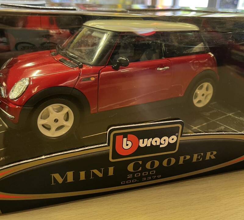 MINI COOPER 2000 bburago 1/16 ダイキャストカー　中古